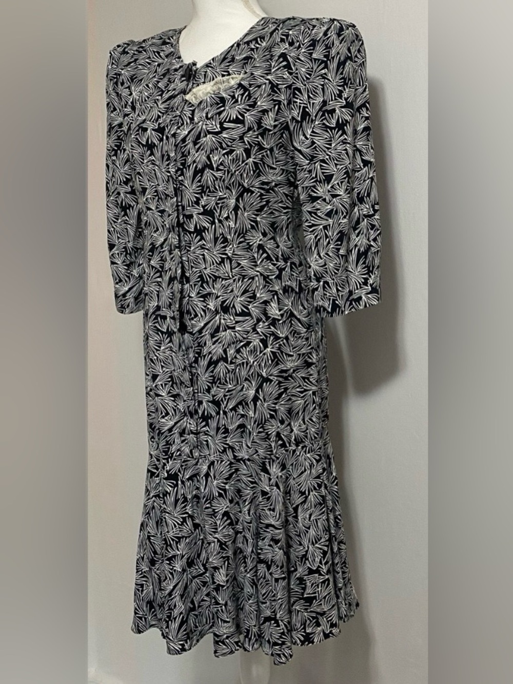 Vintage Women's Black Dress with White Leaf Print - Long Sleeve